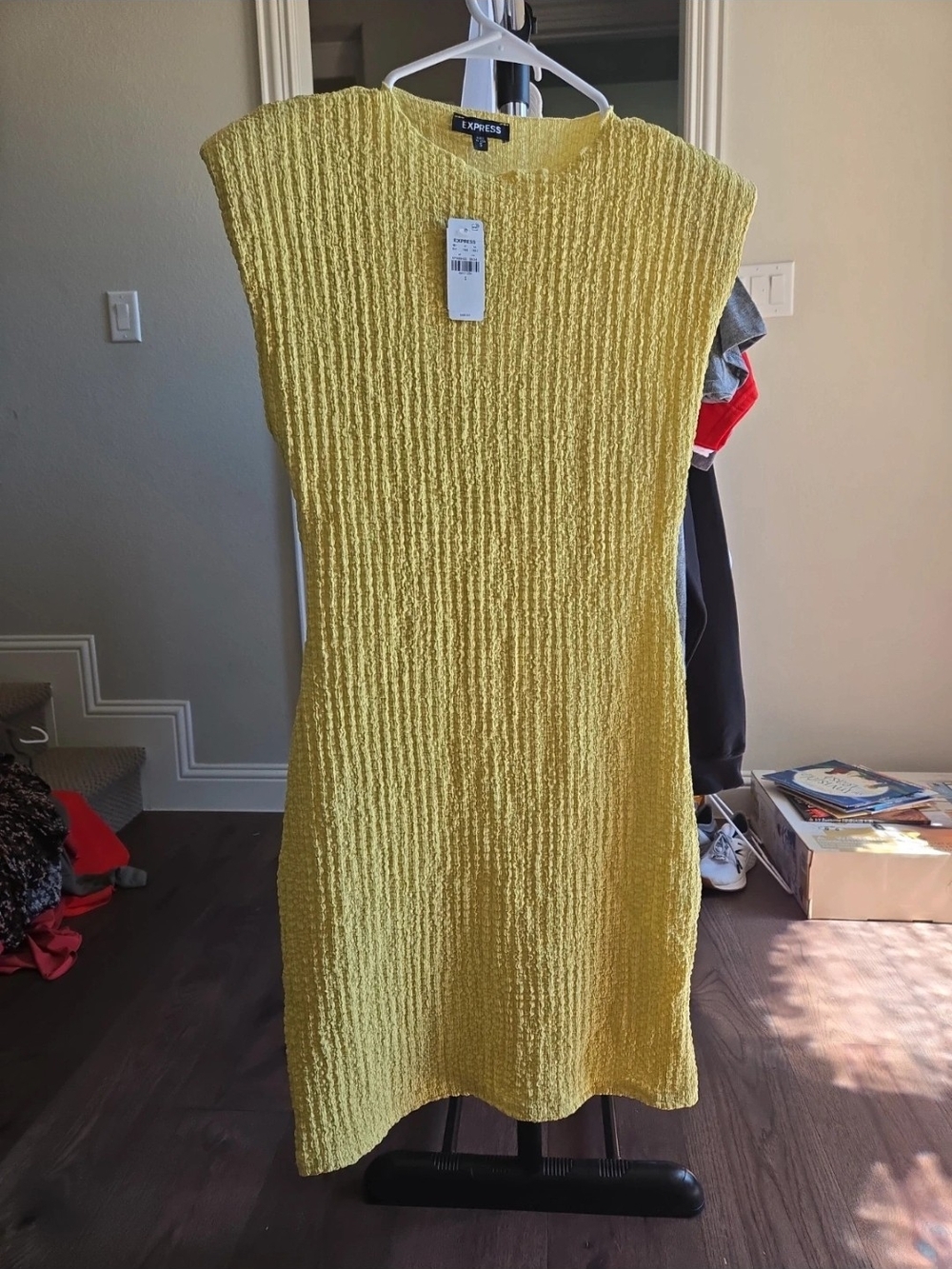 Express Textured Boat Neck Cap Sleeve Mini Sheath Dress - SMALL